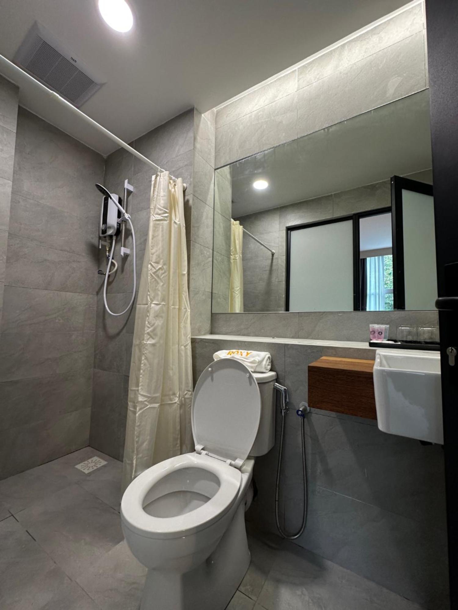 Roxy Hotel Aiman Kuching Exteriör bild